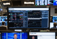สรุปข่าวเด่นจาก Bloomberg, CNBC, Reuters: สงครามการค้าสหรัฐฯ-จีนปะทุอีกครั้ง ฉุดตลาดเอเชียดิ่งเหว