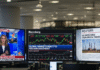 ข่าวอัปเดตจาก Bloomberg, CNBC, Reuters: ตลาดโลกผันผวนหนัก จับตา ‘เฟด’ ส่งสัญญาณลดดอกเบี้ย ท่ามกลางความไม่แน่นอน